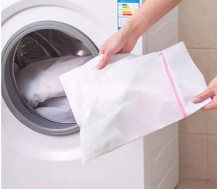 洗衣服直接倒洗衣液?错,告诉你正确做法,洗完比新衣服