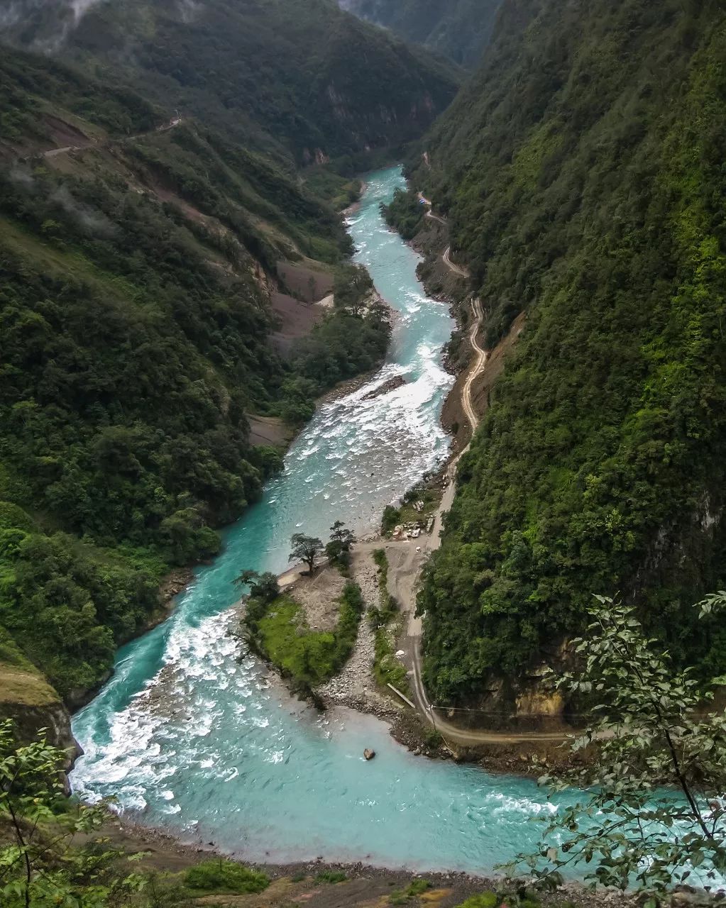 德贡公路穿越三江风光历经四季美景的绝世线路