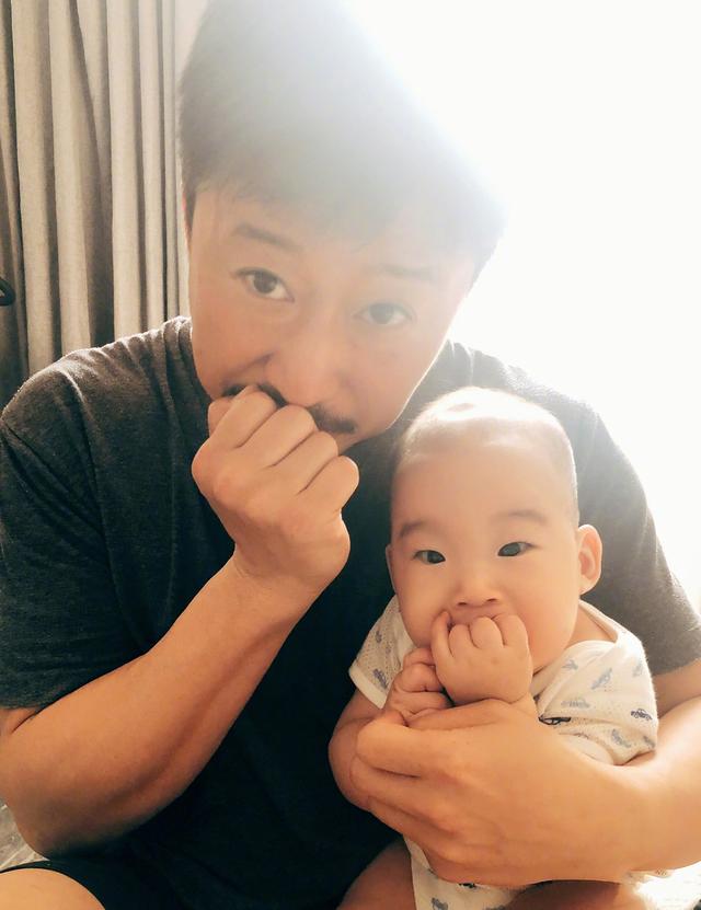 教学失败！谢楠教二胎儿子叫妈妈，儿子却偏叫爸爸