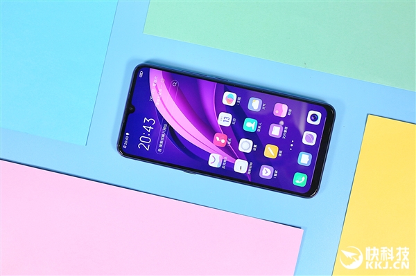 4800万AI三摄仅1598元 vivo Z5开箱图赏