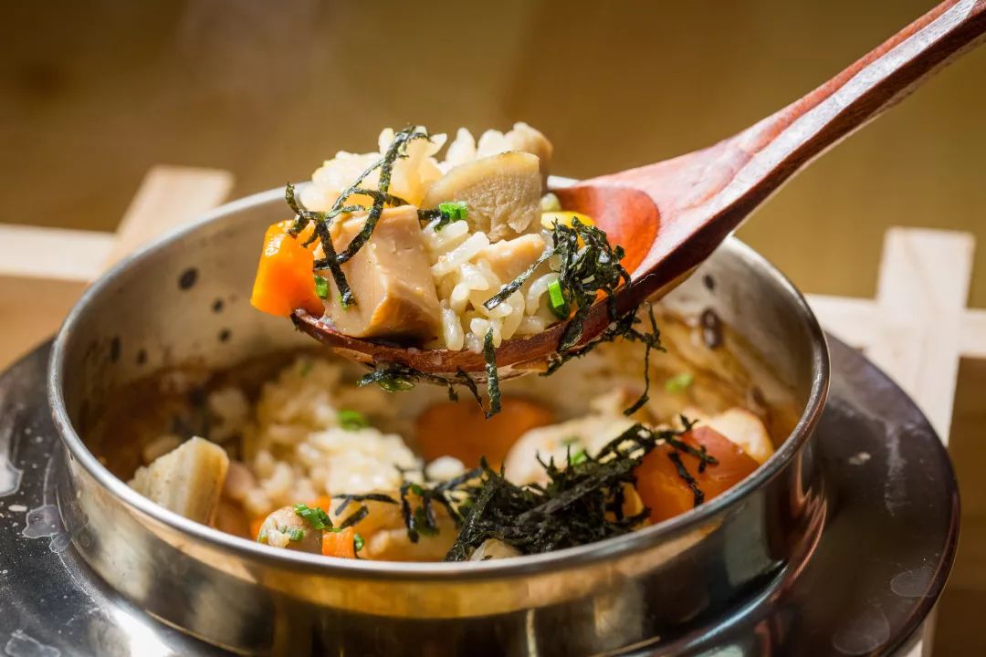 松茸海鲜釜饭