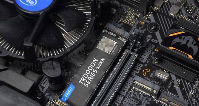 性能远超过SATA,ORICO 迅龙V500 M.2 NVMe固态硬盘装机实测