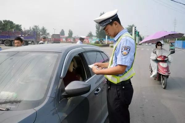 什么情况下会被交警查车？这几种车最容易中招（什么情况交警会拦车）