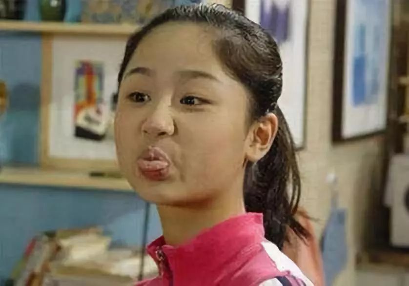 要知道,杨紫从童年开始,就因为作品《家有儿女》中的小雪被观众所熟知