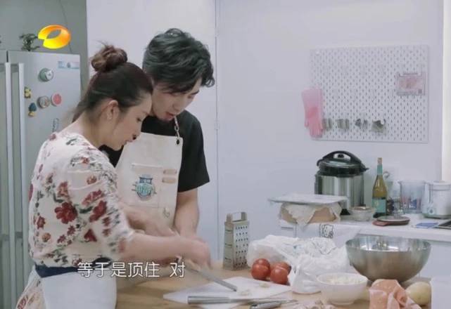 前两天还被吐槽情商低的女星，现在成职场生存教科书了？