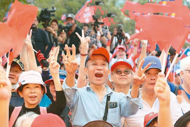 想罢免韩国瑜却逼出挺韩人气厮杀才开始民进党起了戒心