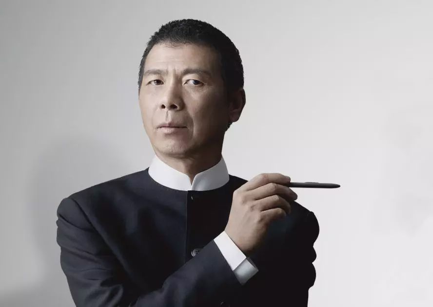 「电影通缉令」冯小刚，他带着一份令人落泪的美好，重回贺岁档