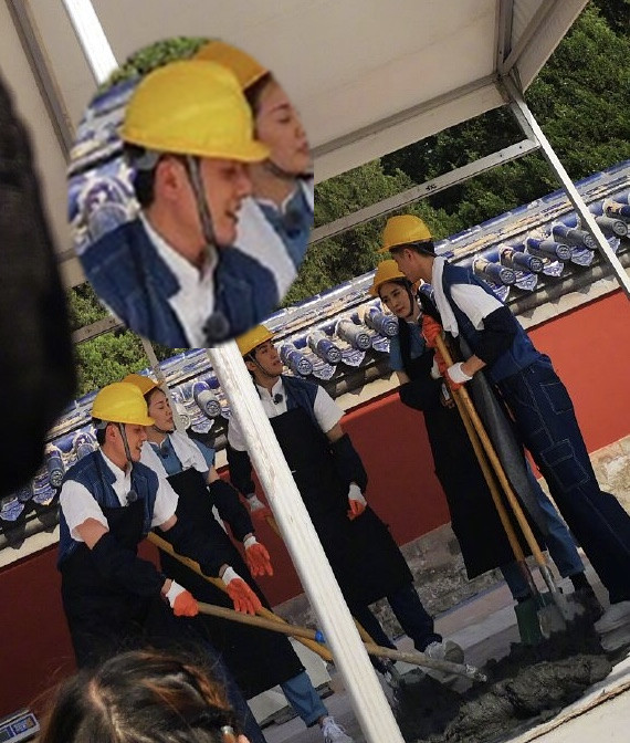 杨幂冯绍峰懒理感情绯闻，合体变“包工头”录节目笑容灿烂