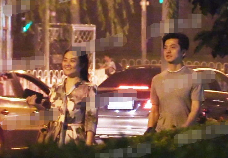 45岁李健圈外老婆近照曝光模样平凡朴实丝毫看不出富二代身份
