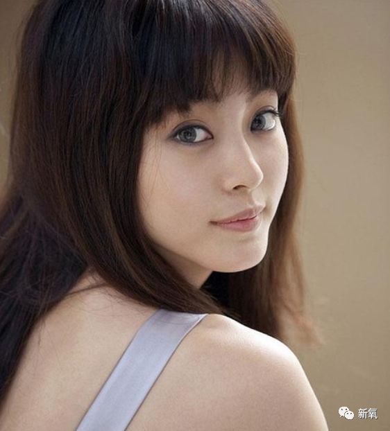 「新氧App」娱乐圈第一代人造美女近照，40岁不仅没崩还嫩过18岁