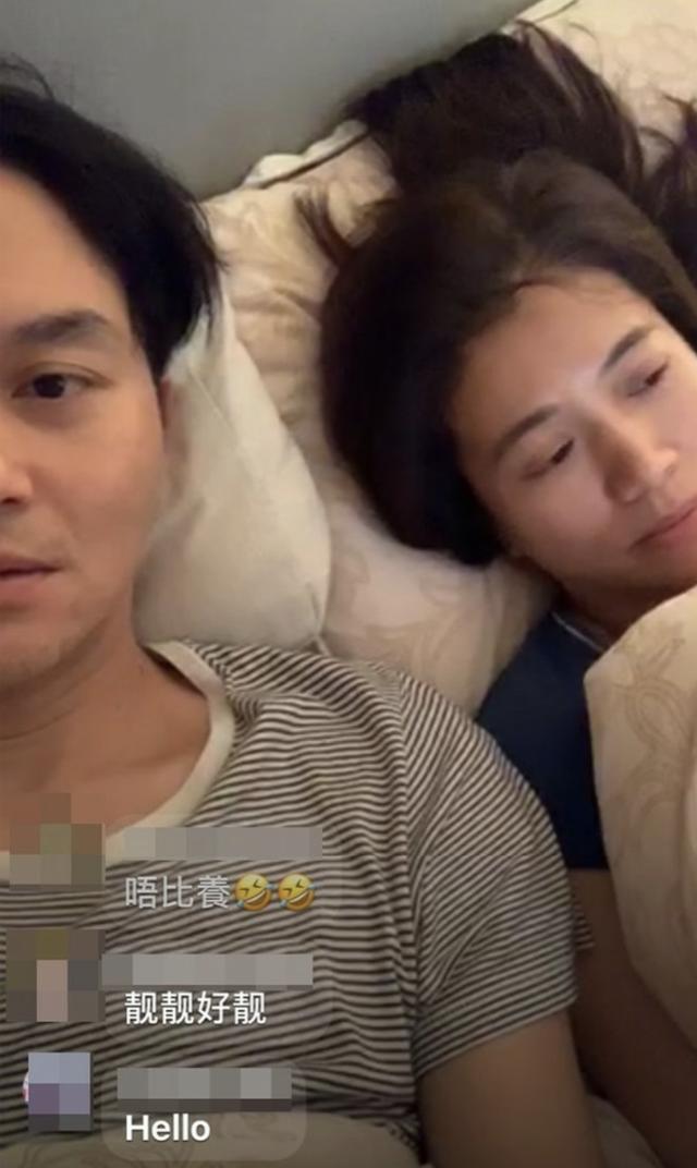张智霖床上直播迎48岁生日，求袁咏仪养猫被拒，一脸不开心