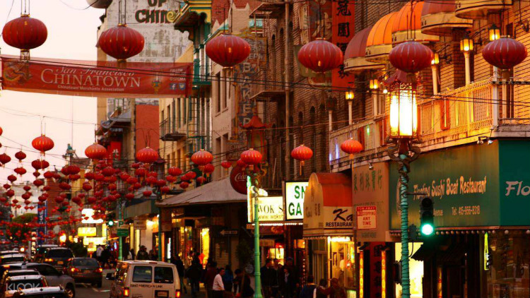 《唐人街》：华人文化的海外流变