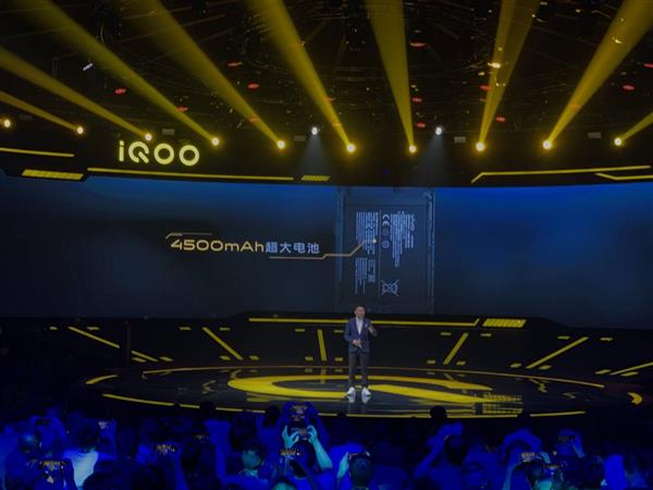 iQOO Pro 5G手机正式发布：骁龙855 Plus+12GB内存 5G+4G双卡双待