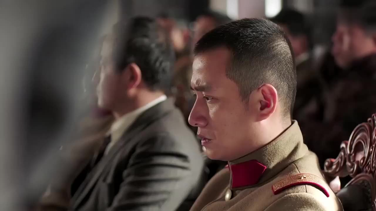 少帅:张作相退位避嫌,举荐六子当总司令,六子感动的热泪盈眶