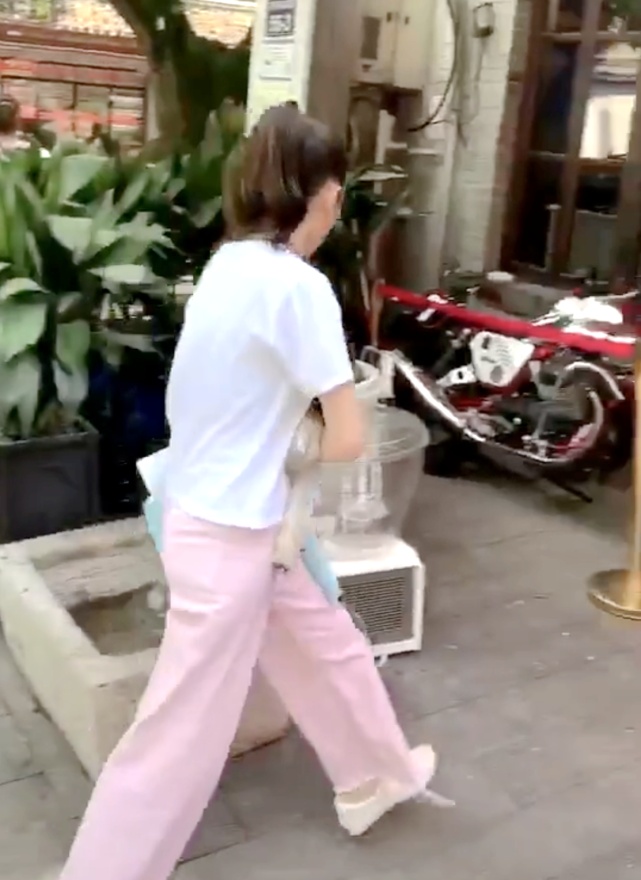 阮经天宋祖儿被曝“叔侄恋”后，又被网友拍到在餐厅单独约会？