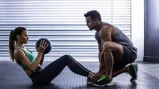 「新氧App」宋轶比乔欣还绝的芝麻腰，自曝不是天然的，就想知道这得多少钱？