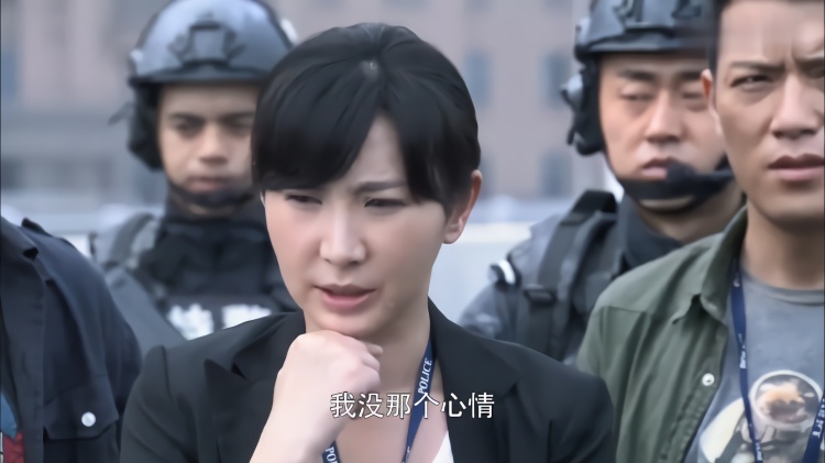 特警力量:真巧,刘医生在度假村看到莎莎,赶紧告诉