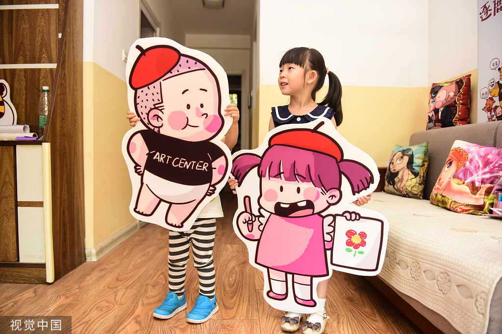 二宝妈妈给全家设计q版动漫角色 把带娃生活画成漫画