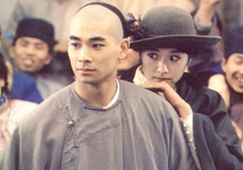 赵文卓12岁大女儿将瑞士留学 送弟弟妹妹开学默默流泪