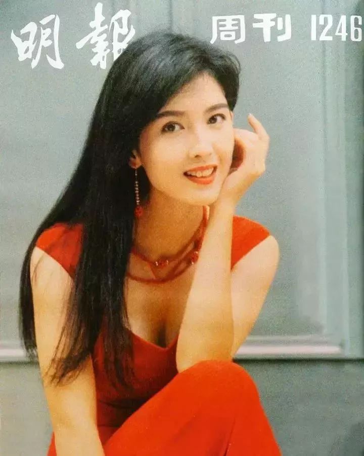 冻龄女神 周慧敏 小时候在墙画,笔记本的贴纸上,你是否记也贴过周慧敏
