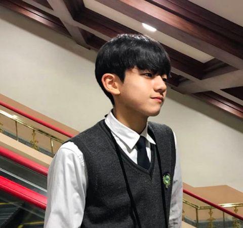 这位“亚洲最可爱的表情包弟弟”长大了!已是16岁美少年重返荧屏