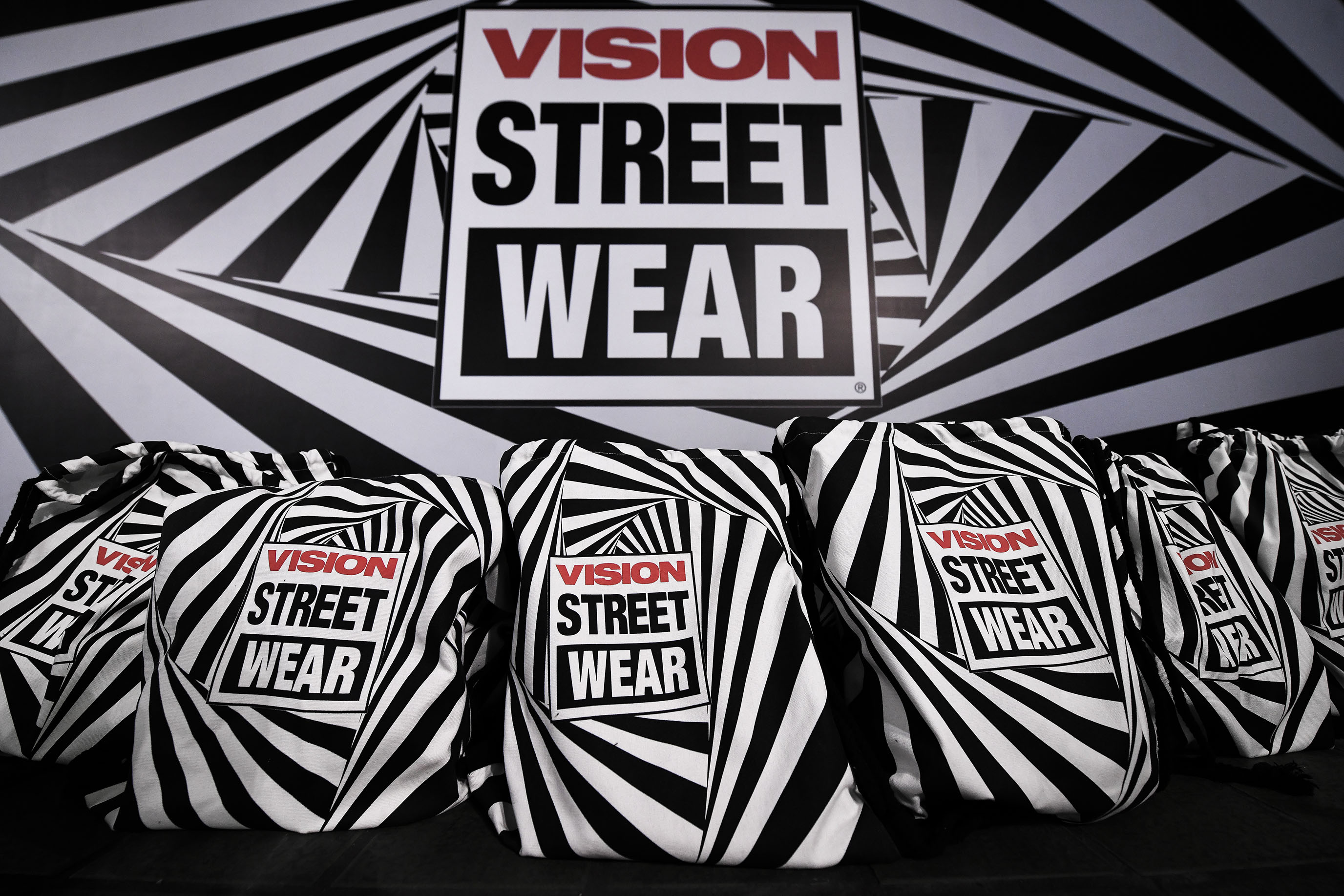 美式滑板街头起源 刷新街潮风向VISION STREET WEAR中国首秀登场