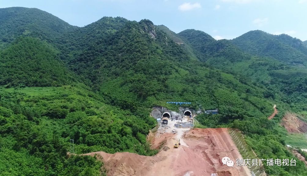 棒!历时30个月,汕湛高速德庆段虎山隧道右幅顺利贯通