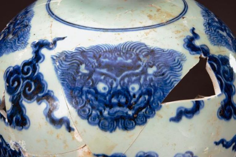 明宣德 青花铺首龙纹梅瓶局部 景德镇御窑厂遗址东门区域出土