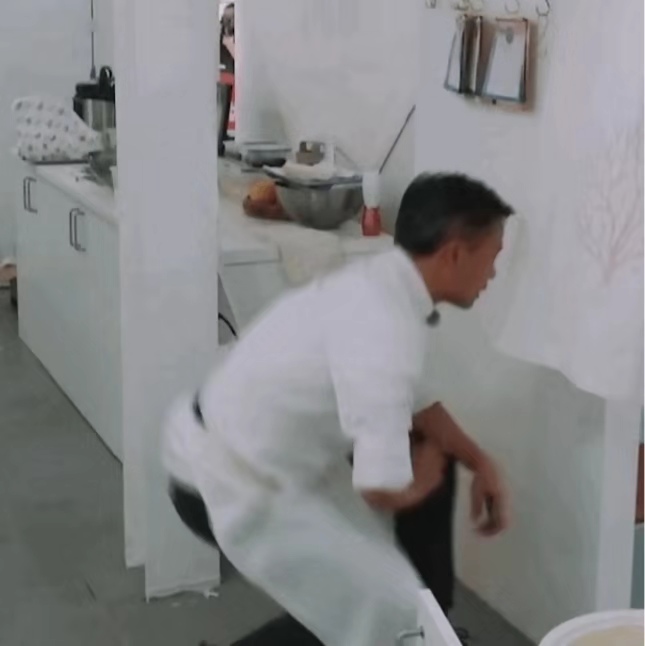 黄晓明在《中餐厅》里一意孤行上热搜，网友：赵薇快回来吧