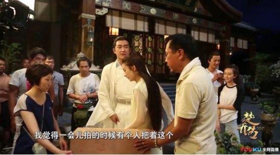男星公主抱84公斤女星，意外被对方坐裂脚骨，女方自责：我太重了