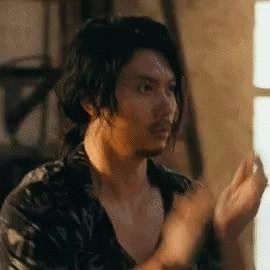 根据以往的节假日流量规律,上午的10点之后,就会开始迎来一个返程的