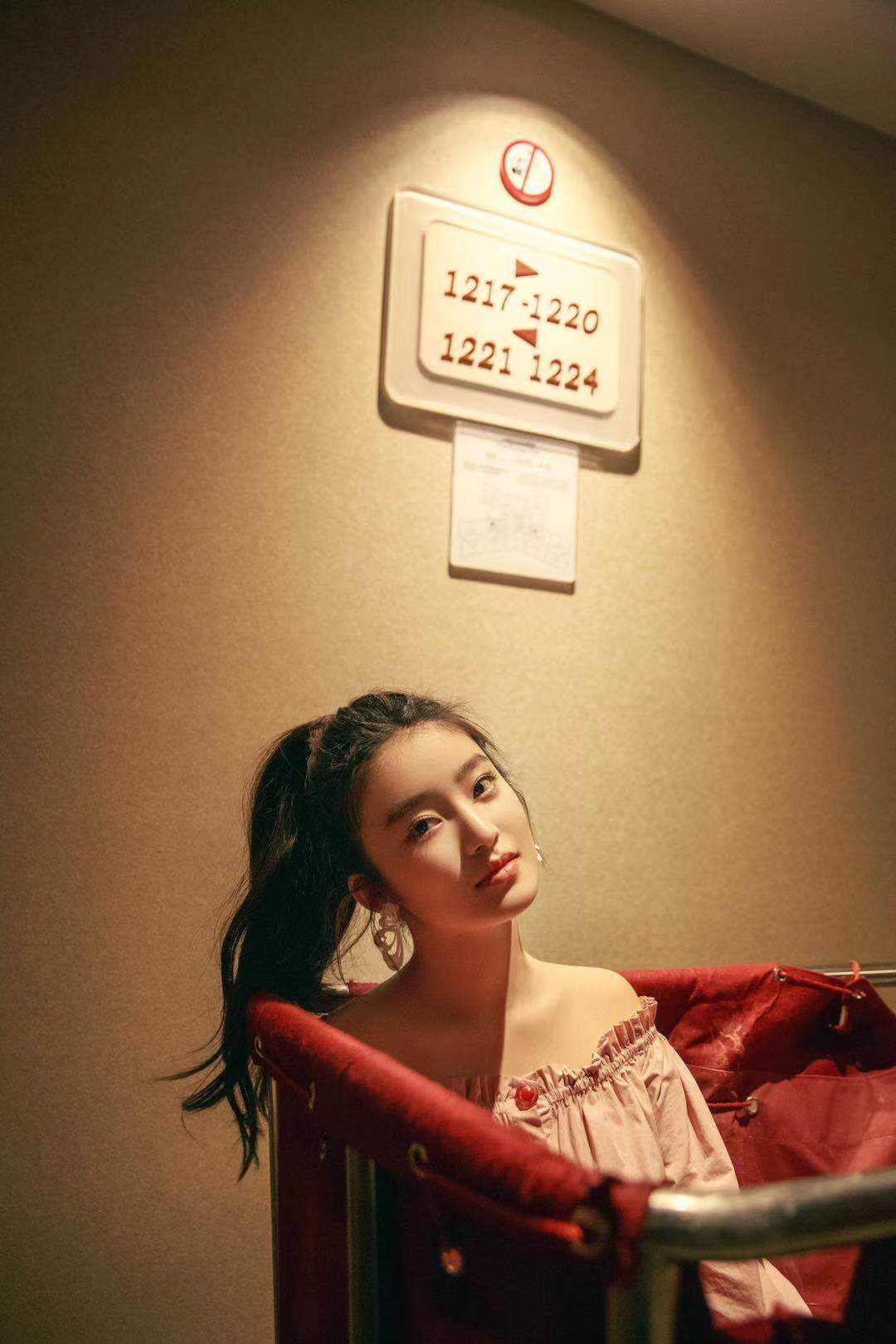 「喜天影视」柴蔚《初恋那件小事》追爱路漫漫 网友：糖里掺玻璃渣！