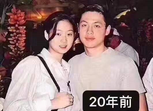 41岁台湾名媛孙芸芸保养有方，硬把48岁老公熬成爹