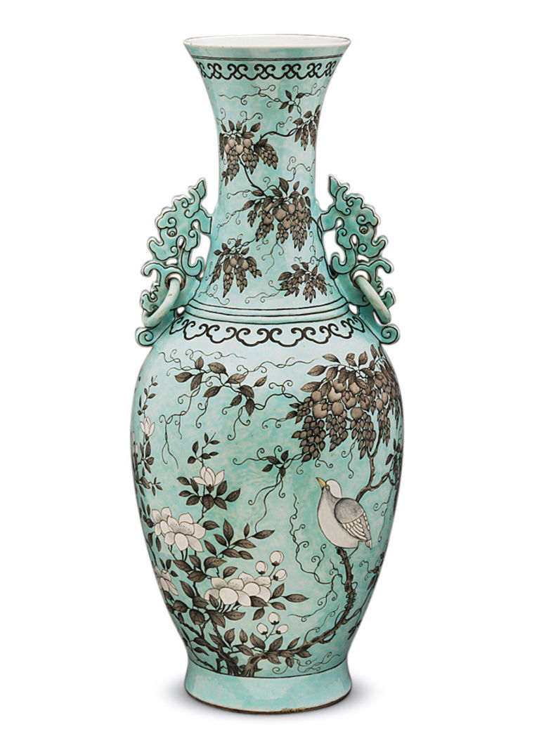 清同治 永庆长春款豆绿地墨彩花鸟环耳大瓶