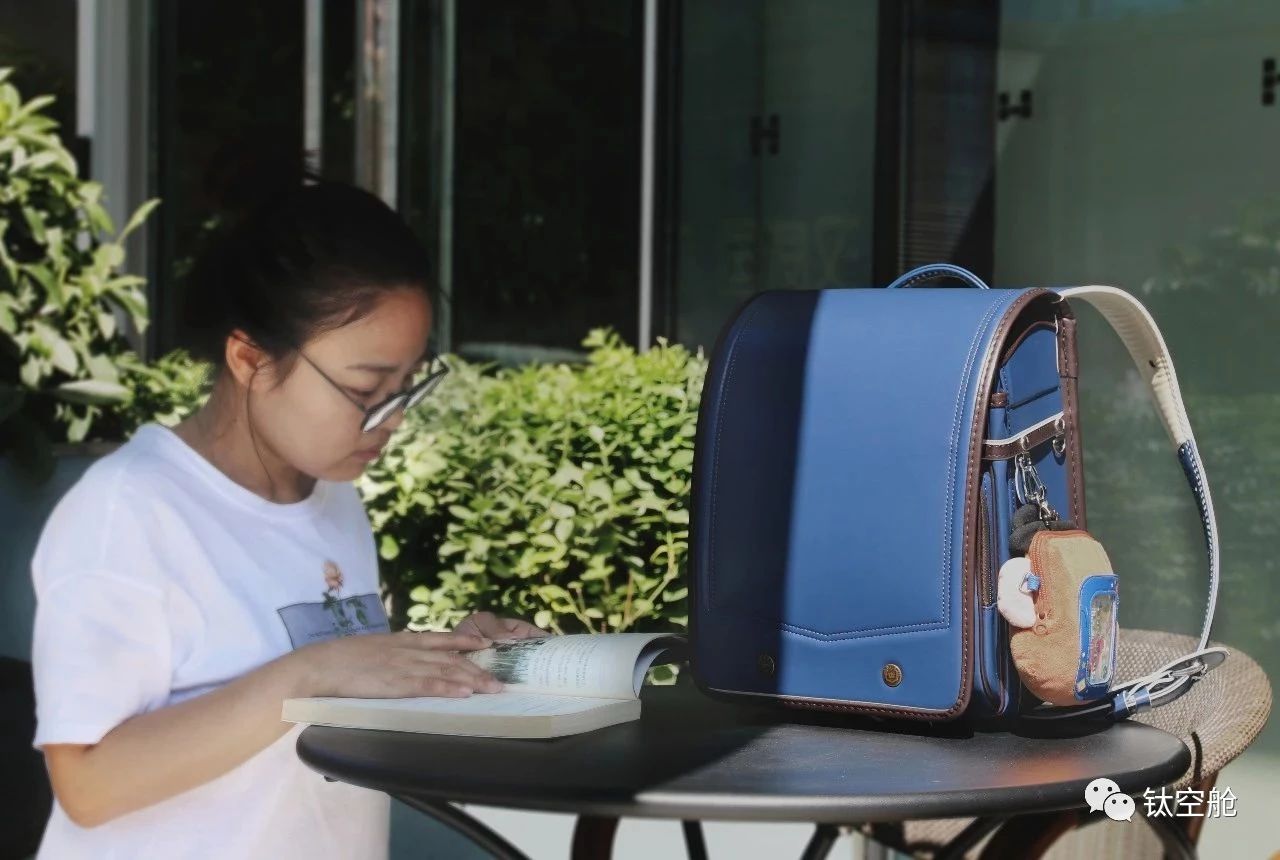 减负、能装、防撞的学生书包，关键时候能救命