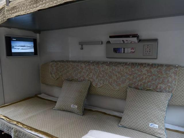 文化 人文天地 > 正文 硬卧车厢一般只配备 高级软卧(2人间),单人高级