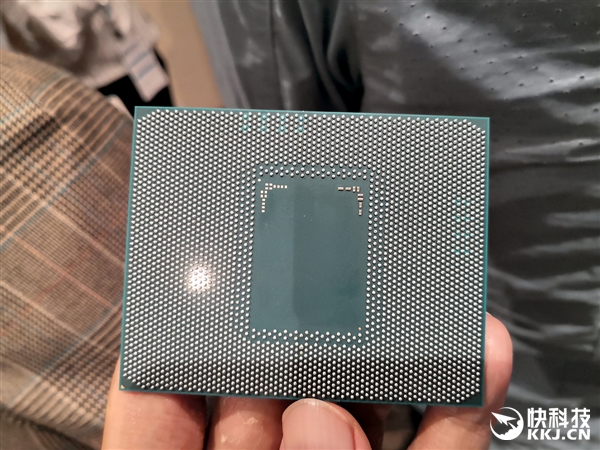 【驱动之家】纳须弥于芥子的奥妙！Intel先进封装技术深入解读