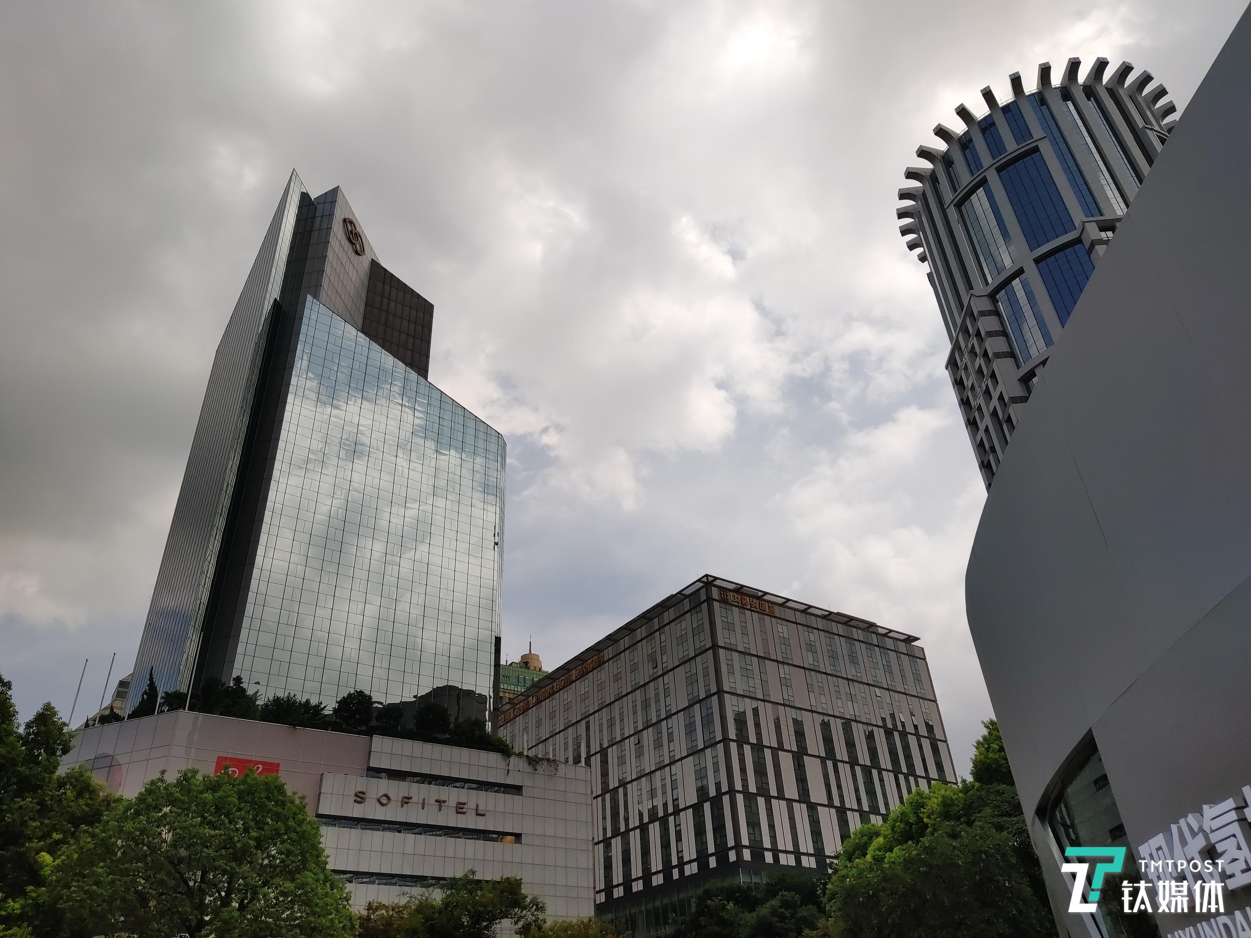 [钛媒体]更成熟的双屏体验，努比亚Z20手机评测 | 钛极客