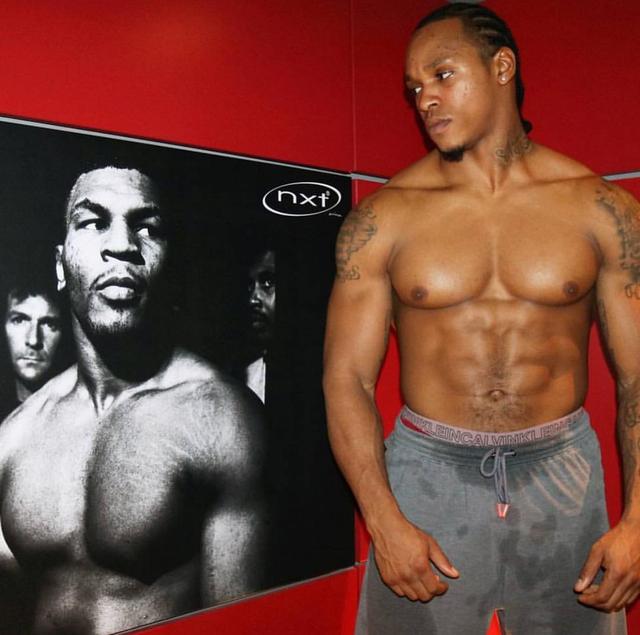 黑人拳王肌肉爆表欲终结俄国泰森,专家:必有一方被KO