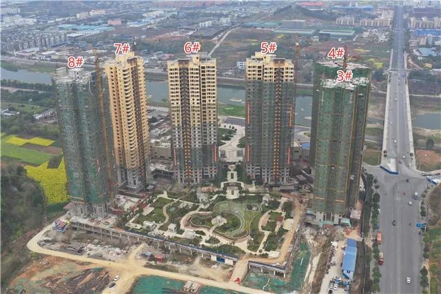 城南壹号 施工进度: 1,5,6,7,8,9,10号楼已全面封顶,2号楼外墙面装饰