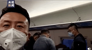 进入武汉，中国记者冒死记录珍贵画面