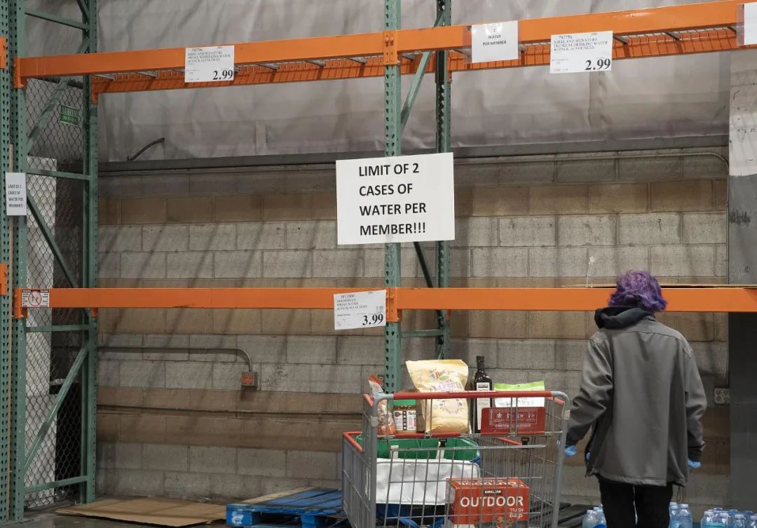 疫情下的“折叠美国”世界首富财富突破1.5万亿