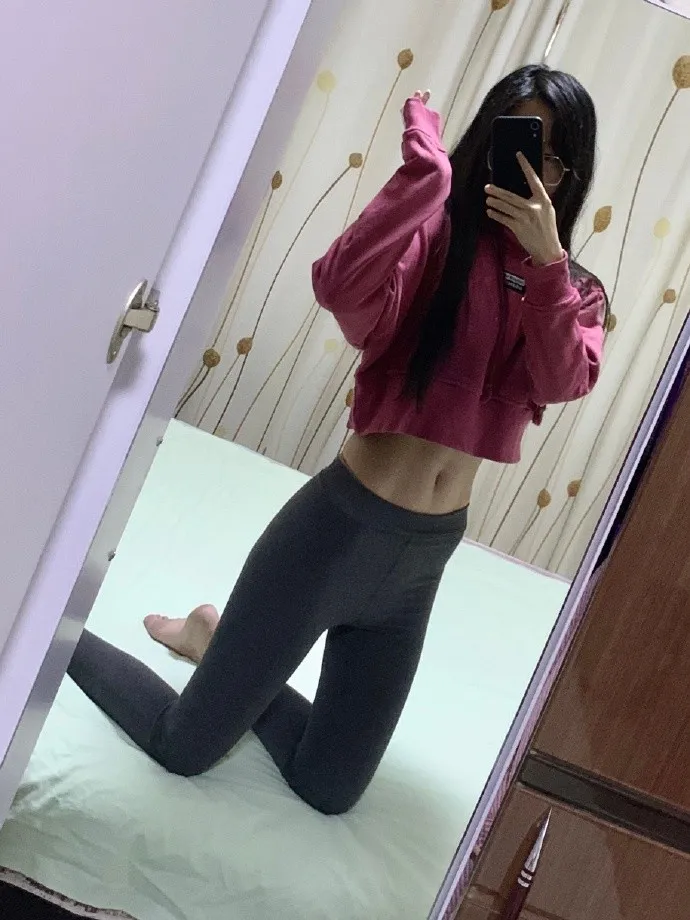 比卡戴珊的屁股更性感的,是这200个女孩的马甲线!