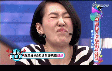 妹子们现在睡觉是不是都是单侧睡,单侧睡会使面部受到挤压,增加面部