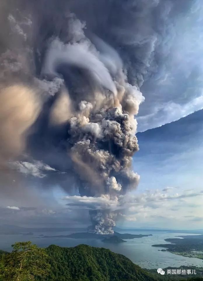 菲律宾火山地狱般的喷发现场!太震撼了