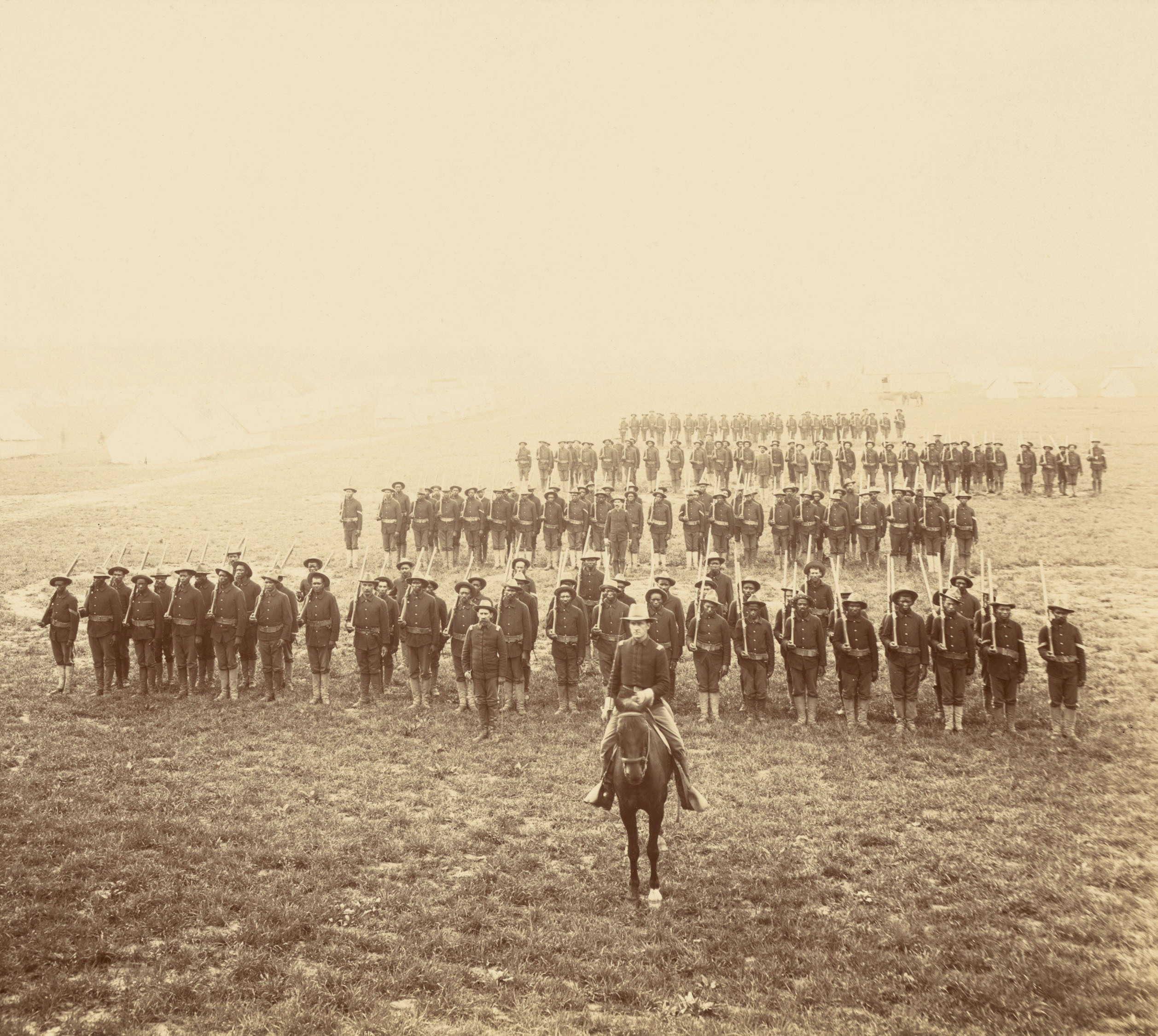 传染病上战场，比炮弹更凶猛 | 地球知识局