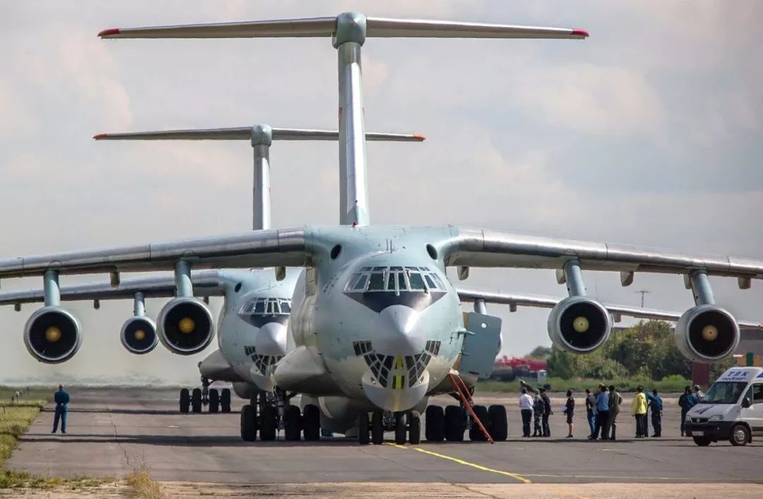 8架伊尔-76MD飞向武汉，我们自己的运-20在哪里