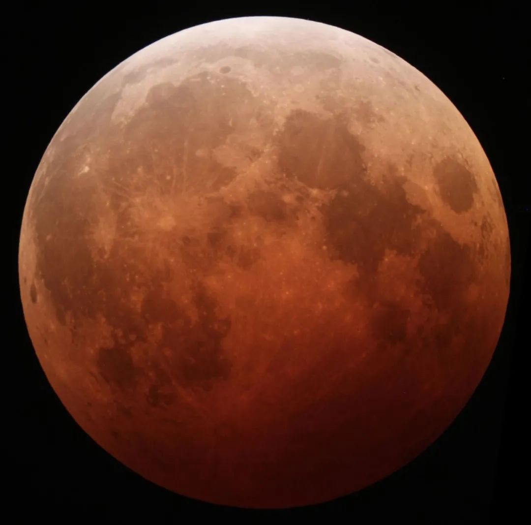 月食中进入地球影子的月球.wikipedia