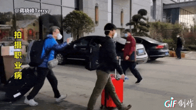 逆行四十日，香港摄记的武汉故事