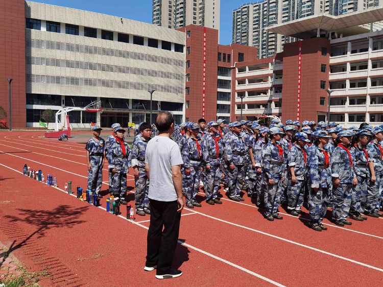 驻马店市第二初级中学第35届少年警校的闭营仪式成功举办